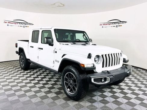 Used 2021 Jeep Gladiator Overland image 1
