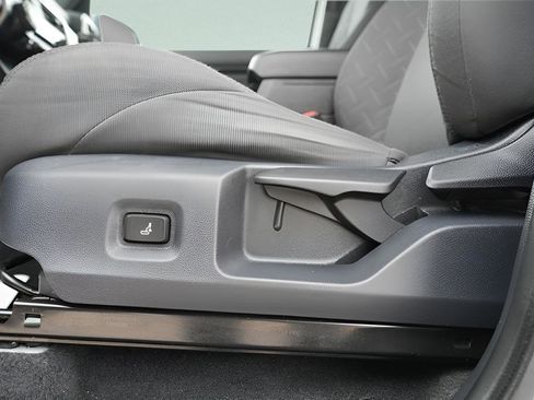 Used 2024 Toyota Tacoma SR5 AWD/4WD image 21