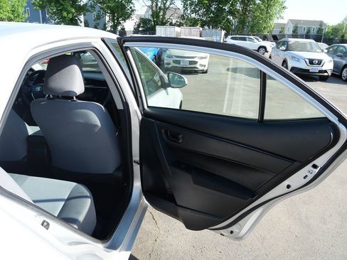 Used 2017 Toyota Corolla L w/ Carpet Mat Package (TMS) FWD image 34