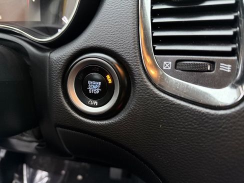 Used 2018 Dodge Durango GT image 36