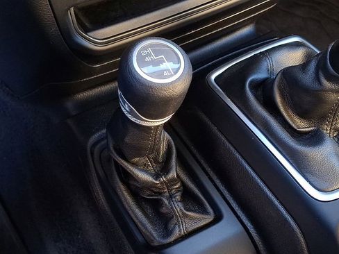 Used 2020 Jeep Wrangler Sport image 25