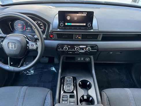 Used 2023 Honda Pilot Sport image 14