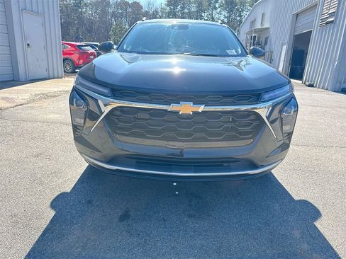New 2026 Chevrolet Trax LT w/ Sunroof Package image 10