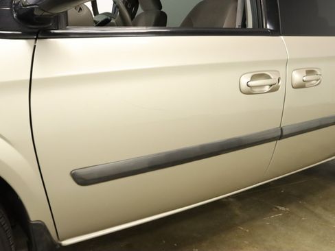Used 2007 Dodge Caravan SXT w/ Popular Equipment Group I FWD image 36