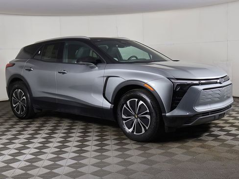 Used 2025 Chevrolet Blazer EV LT image 43