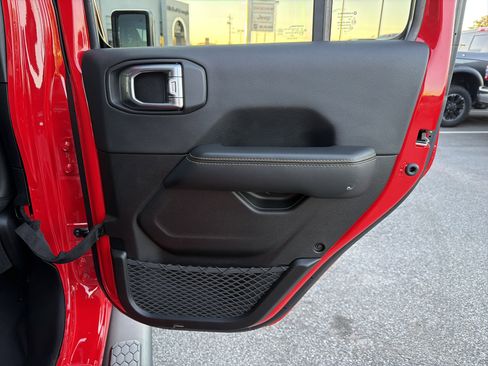 Used 2024 Jeep Wrangler Sahara w/ Technology Group image 17