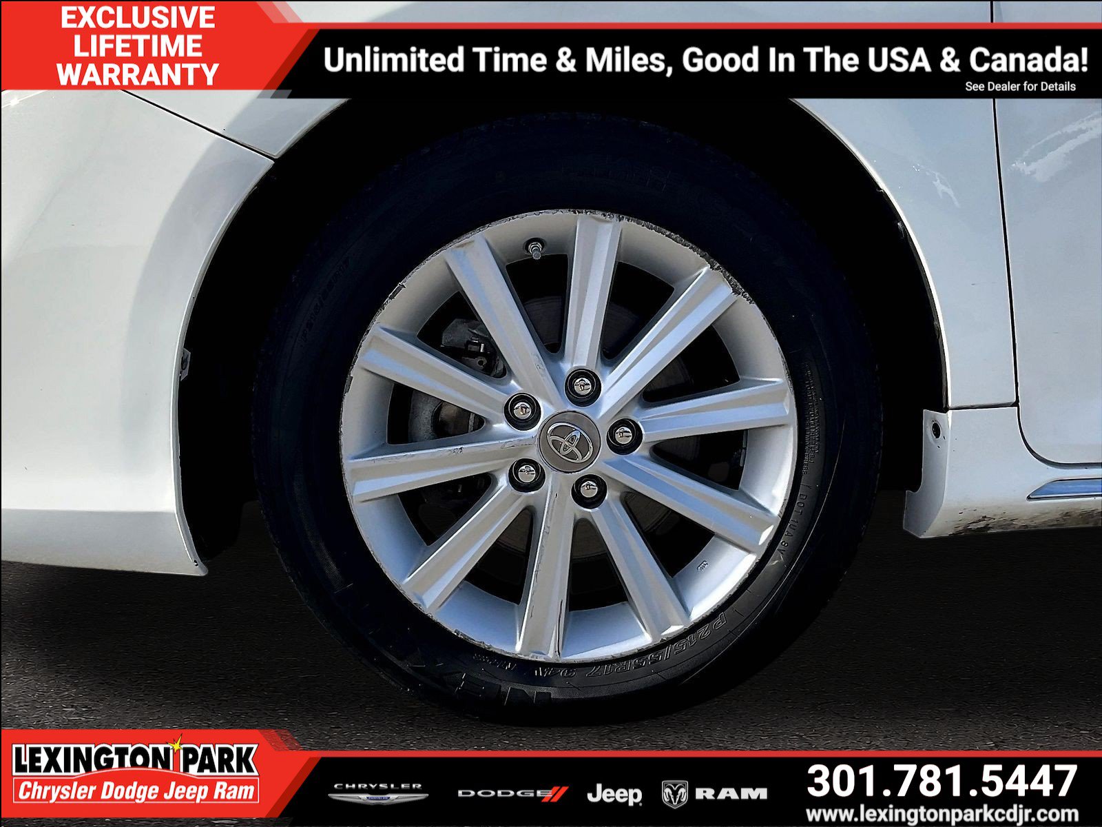 Used 2012 Toyota Camry XLE w/ Leather Pkg FWD image 34