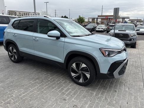 New 2026 Volkswagen Taos SE AWD/4WD image 6