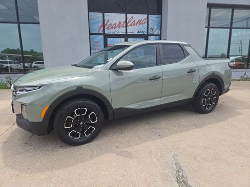 Used 2024 Hyundai Santa Cruz SEL AWD/4WD image 4