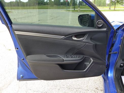 Used 2019 Honda Civic EX image 18