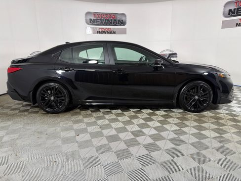 Used 2025 Toyota Camry SE FWD image 2