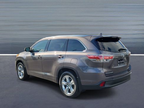 Used 2016 Toyota Highlander Limited AWD/4WD image 4