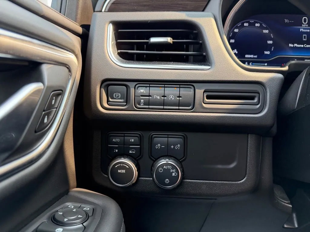 Used 2023 Chevrolet Tahoe LT AWD/4WD image 14