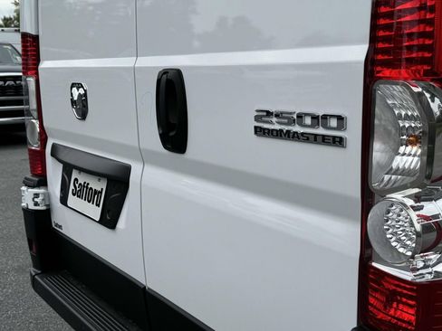 New 2025 RAM ProMaster 2500 w/ Quick Order Package 22G SLT image 10