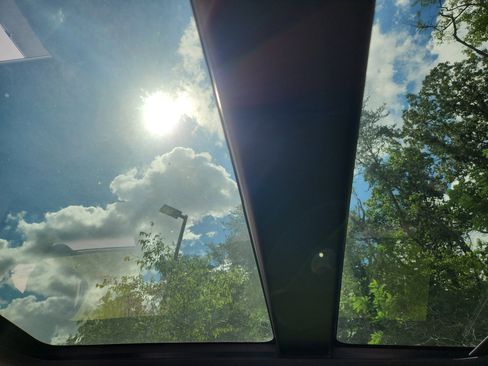 New 2025 Land Rover Range Rover SE image 27