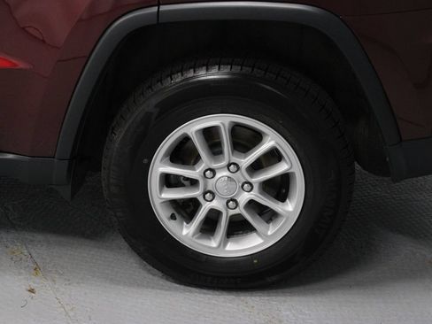 Used 2020 Jeep Grand Cherokee Laredo AWD/4WD image 15