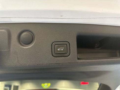 Certified 2021 Chevrolet Equinox Premier image 9