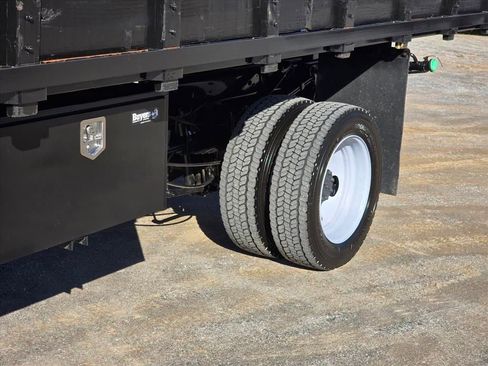 Used 2021 Ford F550 4x4 Regular Cab Super Duty image 25