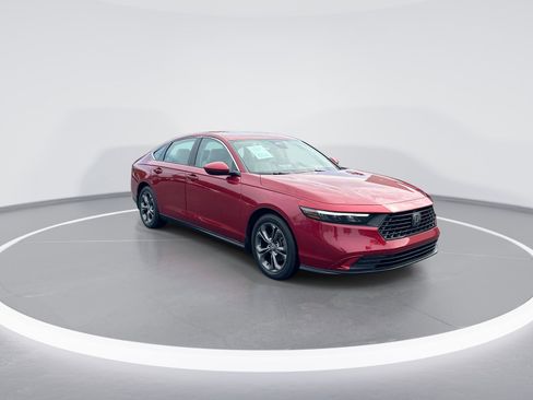 Used 2023 Honda Accord EX image 2