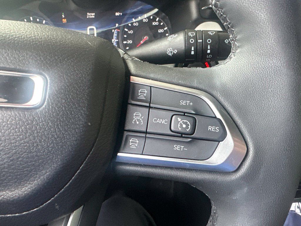 Used 2025 Jeep Compass Limited w/ Sun & Sound Group AWD/4WD image 12