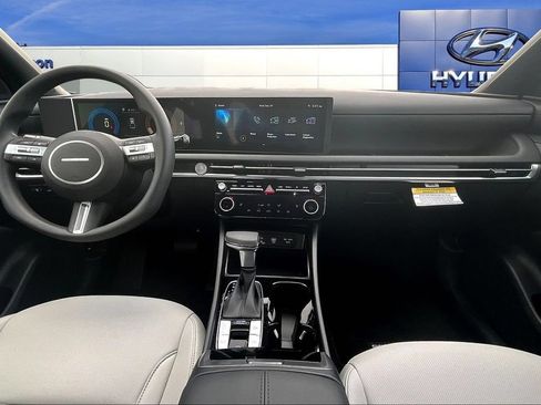 Used 2026 Hyundai Santa Cruz SEL FWD image 6
