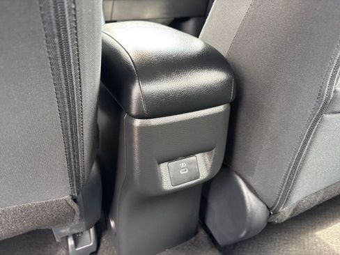 Used 2025 Nissan Versa SV FWD image 22