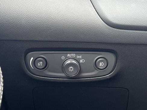 Used 2023 Buick Encore GX Preferred w/ Cold Weather Comfort Package AWD/4WD image 22