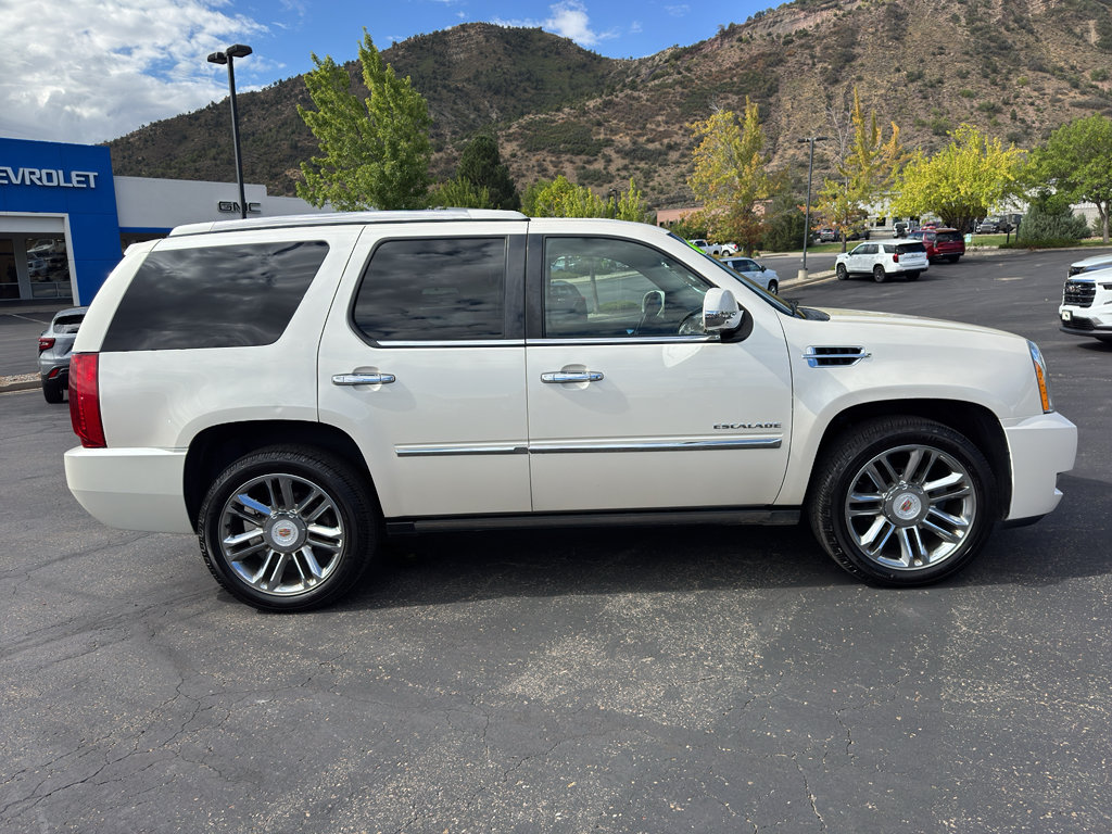 Used 2013 Cadillac Escalade Platinum AWD/4WD image 8