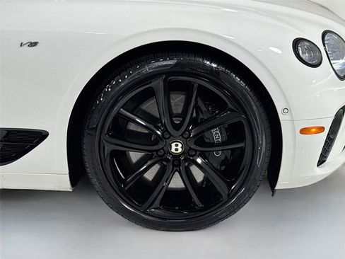 Used 2020 Bentley Continental GT V8 image 32