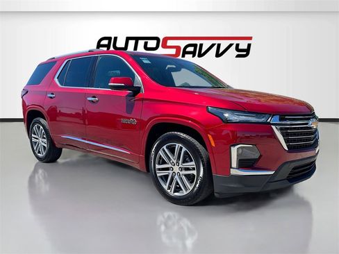 Used 2023 Chevrolet Traverse High Country image 1