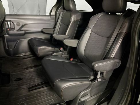 Used 2021 Toyota Sienna XSE image 41
