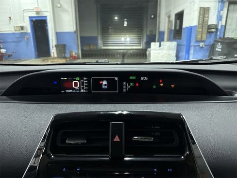 Used 2017 Toyota Prius Prime Plus image 31