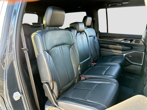 Used 2023 Jeep Wagoneer 4WD image 29