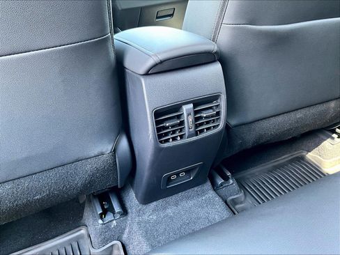 Used 2026 Toyota Corolla Cross XLE FWD image 10