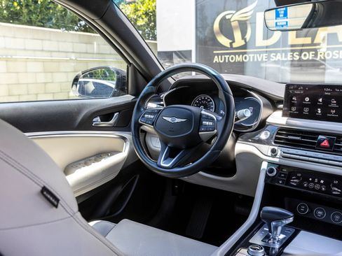 Used 2025 Genesis G70 2.5T RWD image 32