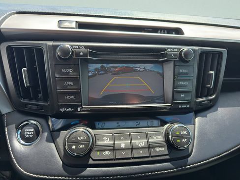 Used 2017 Toyota RAV4 XLE AWD/4WD image 28