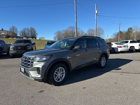 New 2026 Ford Explorer Active w/ Active Comfort Package image 7