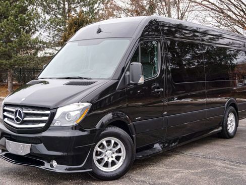 Used 2014 Mercedes-Benz Sprinter 2500 image 1