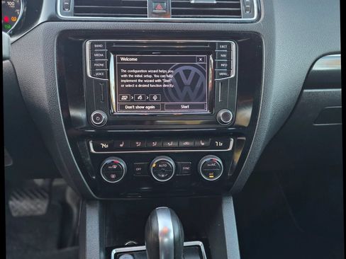 Used 2017 Volkswagen Jetta SEL FWD image 21