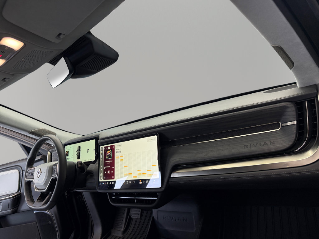 Used 2025 Rivian R1S Adventure Dual AWD/4WD image 18
