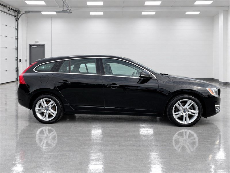 Used 2015 Volvo V60 T5 Premier FWD image 3