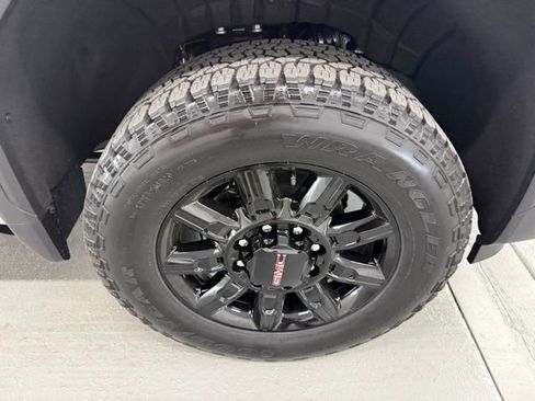 New 2026 GMC Sierra 2500 AT4 image 4