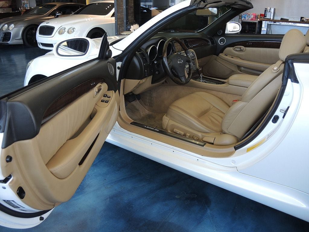 Used 2005 Lexus SC 430 Convertible w/ Preferred Accessory Pkg RWD image 11