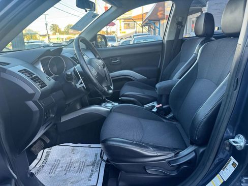 Used 2009 Mitsubishi Outlander SE image 13