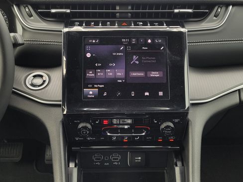 New 2025 Jeep Grand Cherokee L Altitude image 14