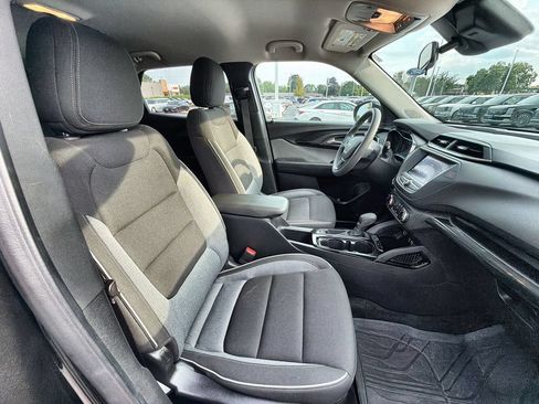 Used 2023 Chevrolet TrailBlazer LT FWD image 23