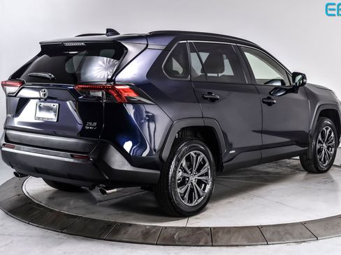 Used 2025 Toyota RAV4 XLE Premium AWD/4WD image 6