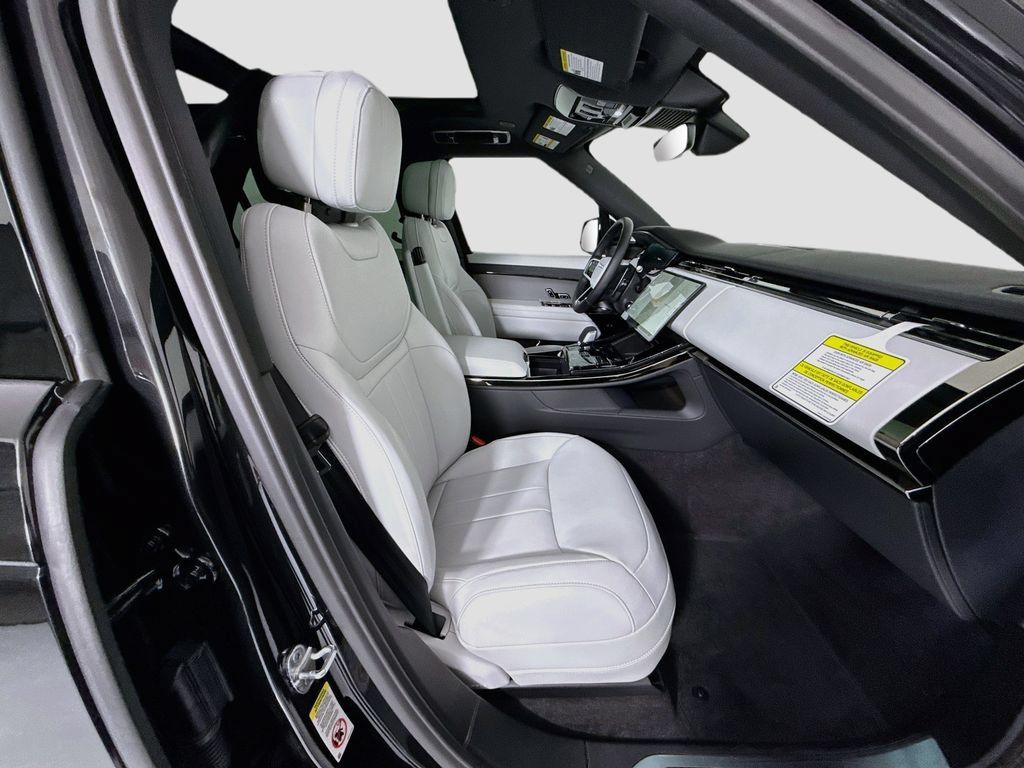 New 2026 Land Rover Range Rover Sport SE AWD/4WD image 21