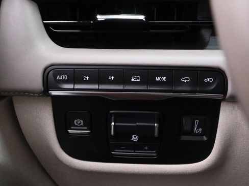 Used 2024 Cadillac Escalade Sport Platinum w/ LPO, ONYX Package image 23