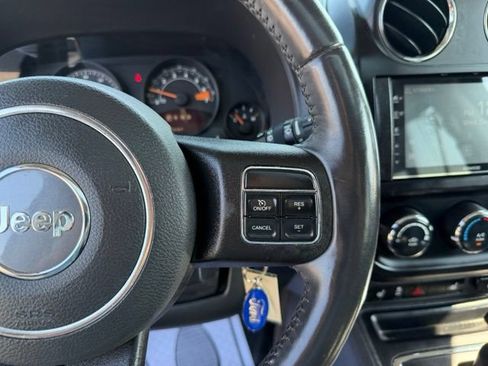 Used 2016 Jeep Patriot High Altitude AWD/4WD image 24